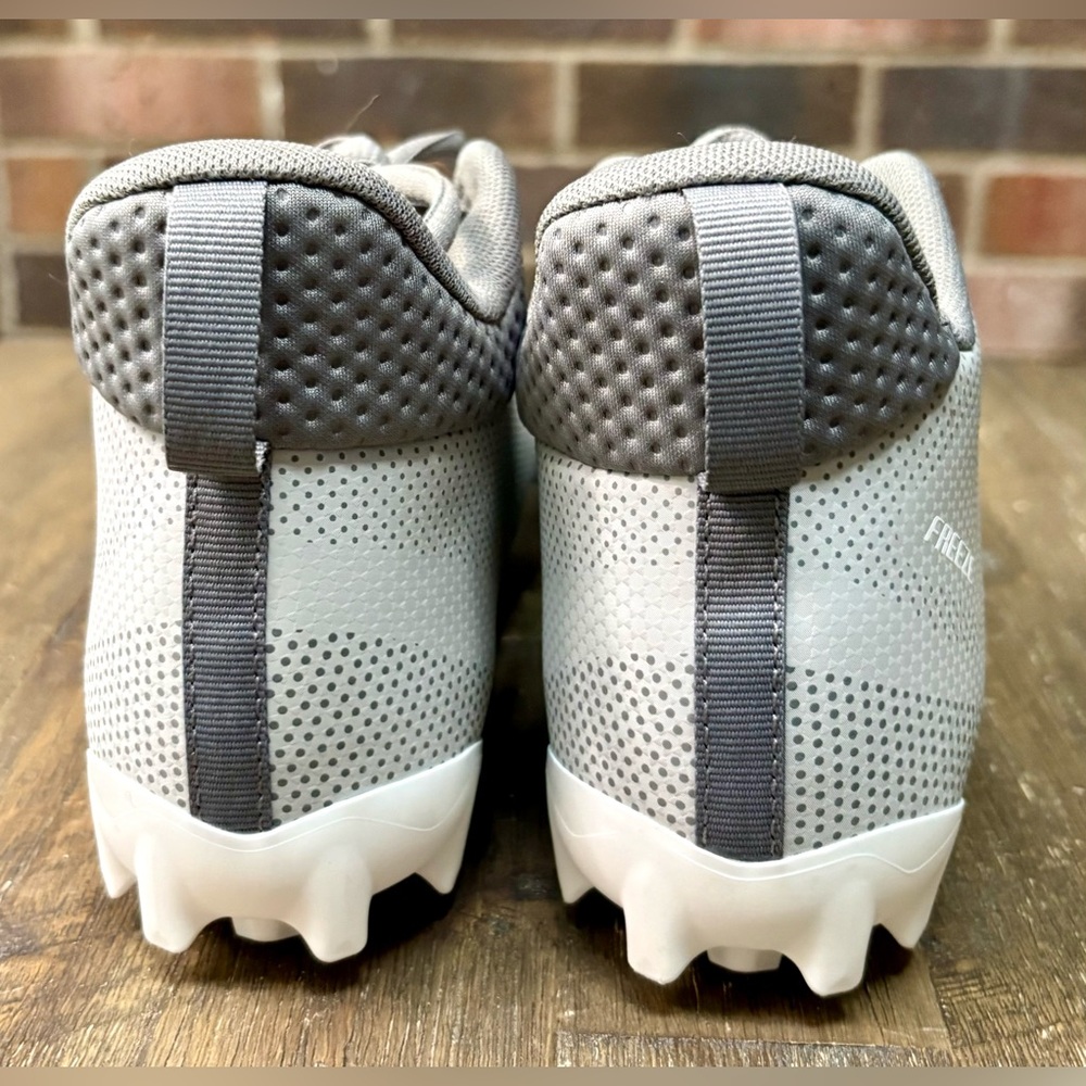 Kids New Balance FreezeLX v4 lacrosse cleats - grey and orange - Size 4.5 - Picture 4 of 7